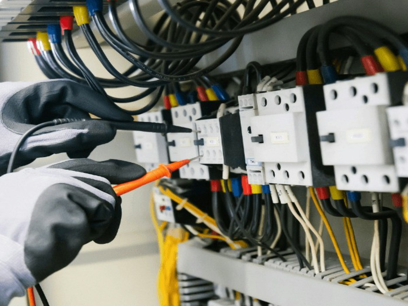 Foto ilustruese: matje në një panel elektrik